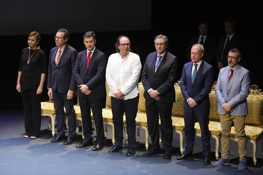 Los siete galardonados prestan un servicio a la ciudad tratando de hacerla «un lugar mejor», aseguró Carmen Moriyón.