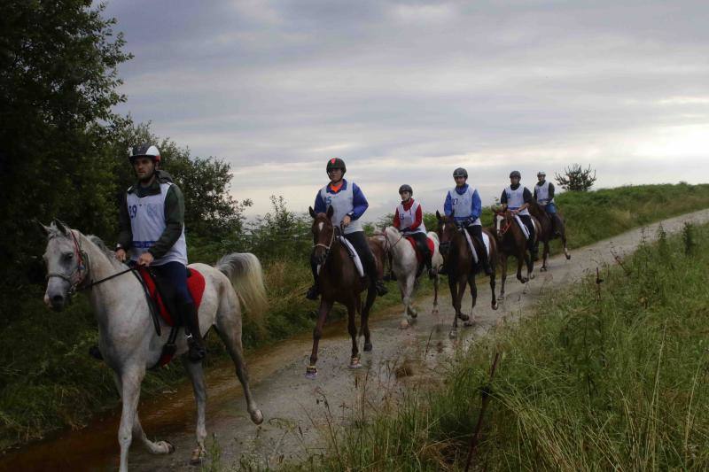 Medio centenar de binomios participaron en esta cita de la localidad ribadedense.