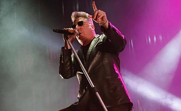 Loquillo arrasa en Gijón