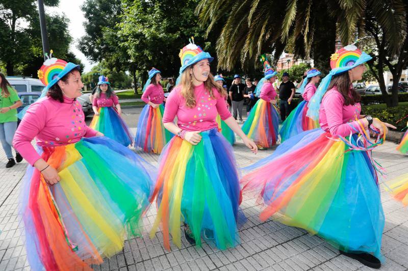 Parroquias y barrios de la ciudad mantuvieron el espíritu festivo y lograron sacar adelante casi todo el programa de actos previsto.