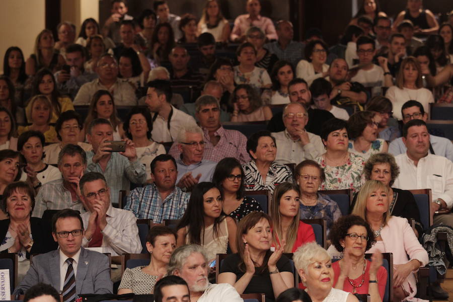 213 jóvenes se graduaron en el Auditorio Príncipe Felipe de Oviedo.