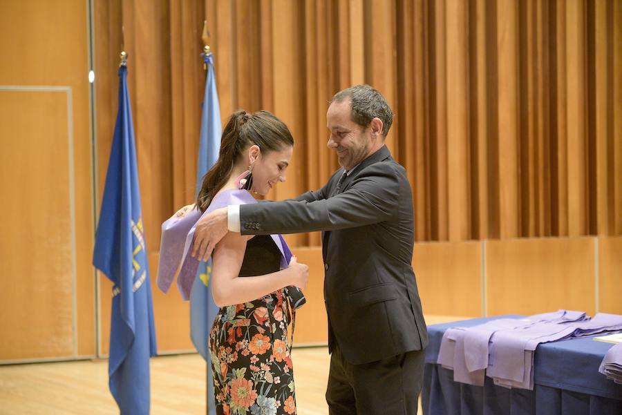 115 jóvenes se graduaron en el Auditorio Príncipe Felipe de Oviedo.