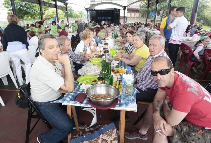 Los barrios y parroquias de la ciudad valoran la gran afluencia de pública a las celebraciones del fin de semana.