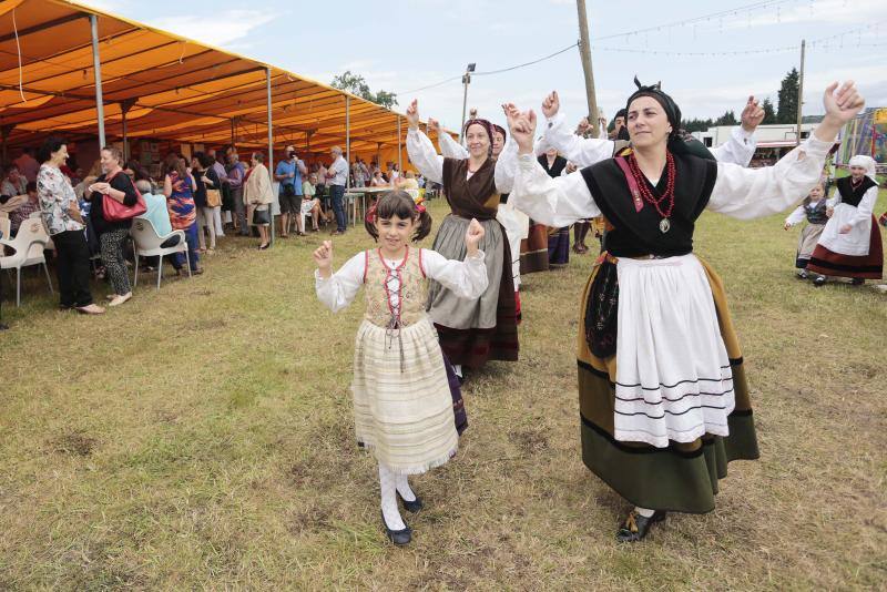 Los barrios y parroquias de la ciudad valoran la gran afluencia de pública a las celebraciones del fin de semana.
