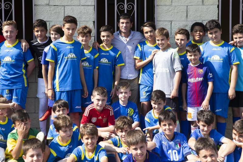 Compartió con los jóvenes participantes anécdotas personales y profesionales de su trayectoria deportiva