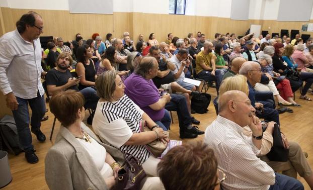 La asamblea, celebrada en el colegio Jovellanos.