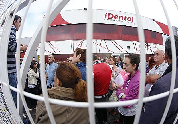 Afectados por el cierre de iDental. 