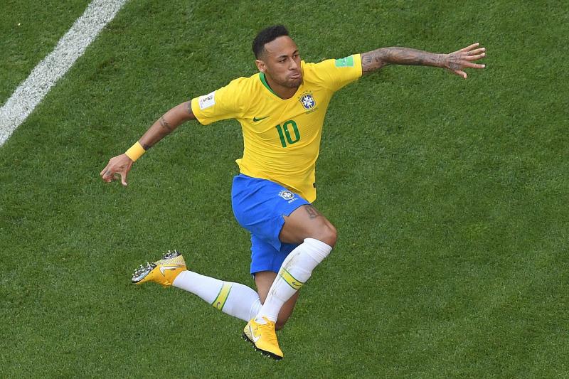 Neymar celebra el gol que marcó a México en octavos de final.