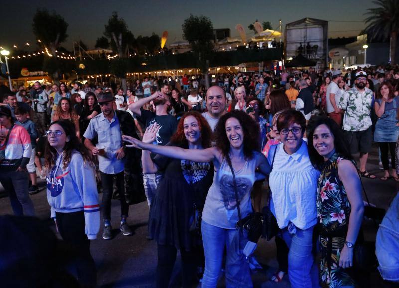 El swing, funky y rock and roll de la mano de Jairo Perera pusieron el punto final al festival con el público asturiano entregado.