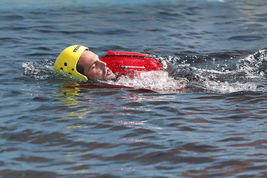 Fotos: Pruebas de acceso para la tripulación de helicóptero de Salvamento Marítimo
