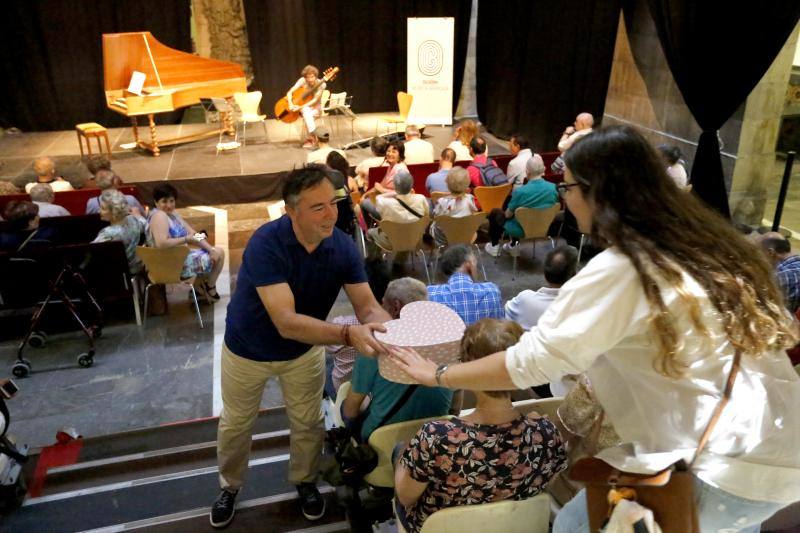 El Antiguo Instituto de Gijón acoge un concierto de cuatro artistas destinado a personas con capacidades diversas.