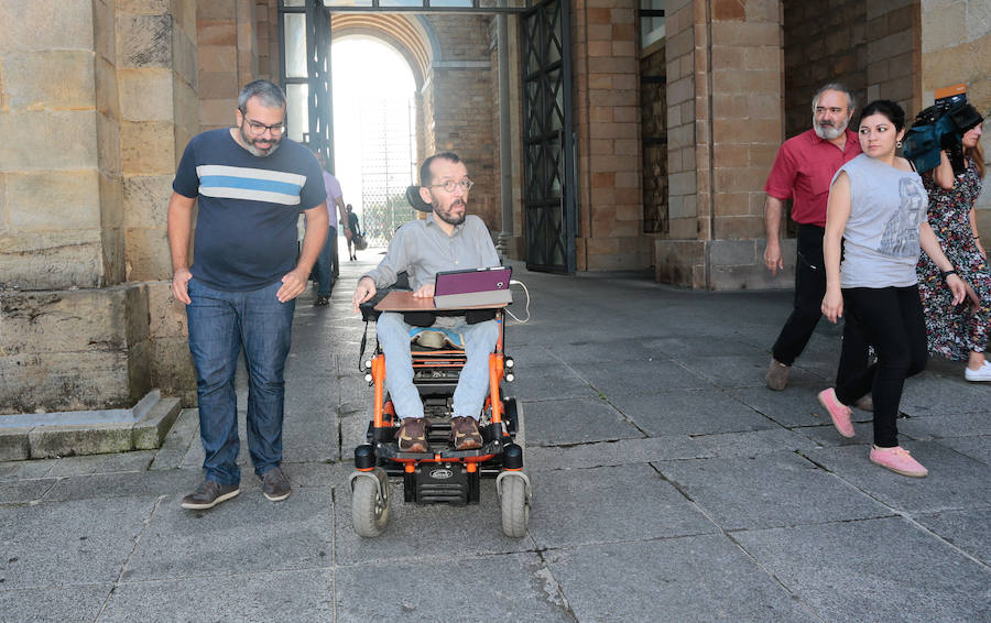 El secretario de Organización de Podemos critica al partido por pedir que se elimine la libre circulación en la UE