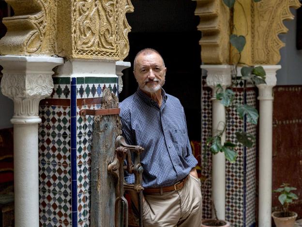 Arturo Pérez Reverte. 