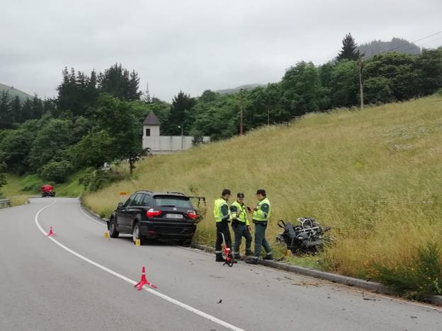 Un motorista británico falleció en Tineo el 15 de junio. 