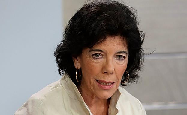 Celaá, tras el Consejo de Ministros que ratificó el compromiso de Sanidad con la eliminación del copago a los más vulnerables. 