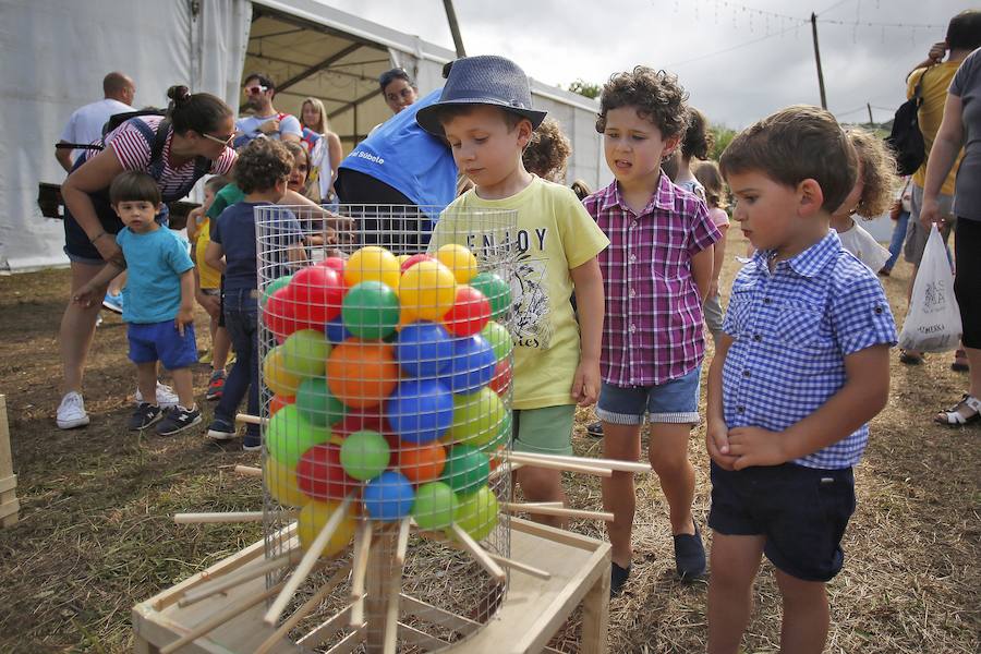 Fotos: Juegos infantiles para despedir las fiestas de Caldones