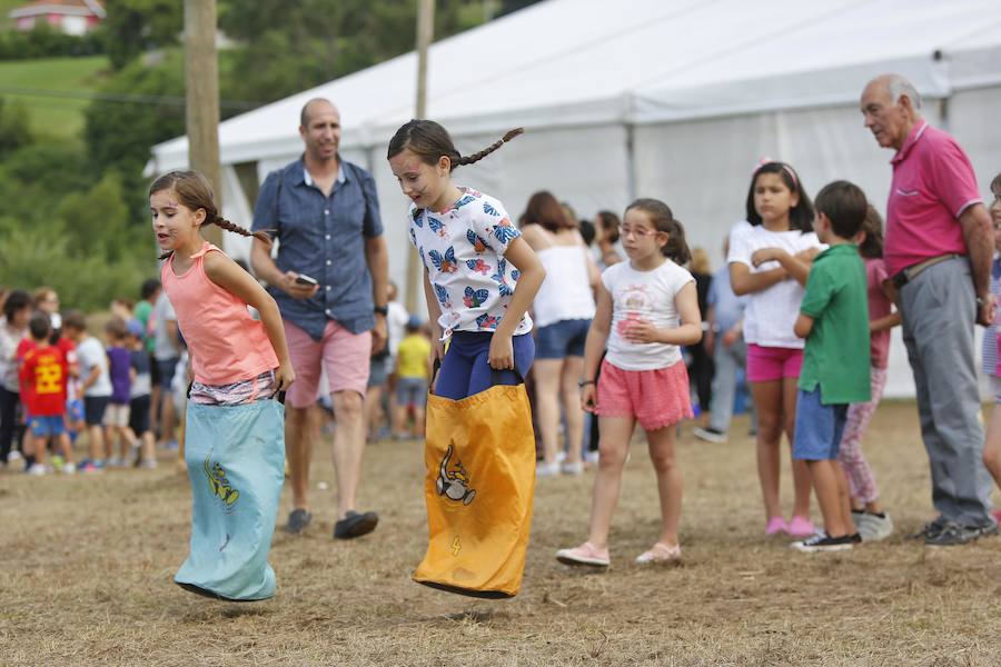 Fotos: Juegos infantiles para despedir las fiestas de Caldones