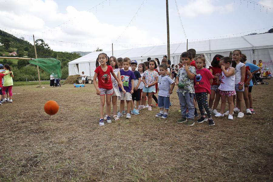 Fotos: Juegos infantiles para despedir las fiestas de Caldones