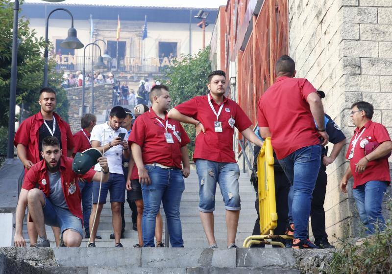 Fotos: Cangas del Narcea estalla con la Descarga