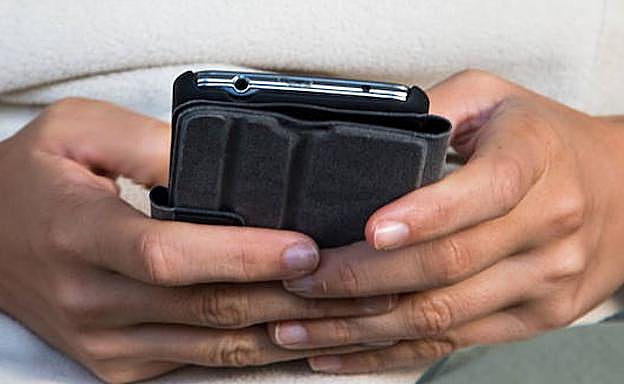 Dos mujeres aceptan un año de cárcel por distribuir imágenes sexuales con un bebé