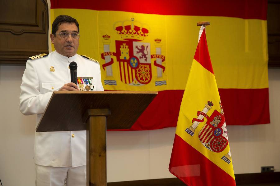 Los actos consisitieron en una ofrenda floral con motivo de la celebración de El Carmen y un brindis con autoridades en la Club Astur de Regatas