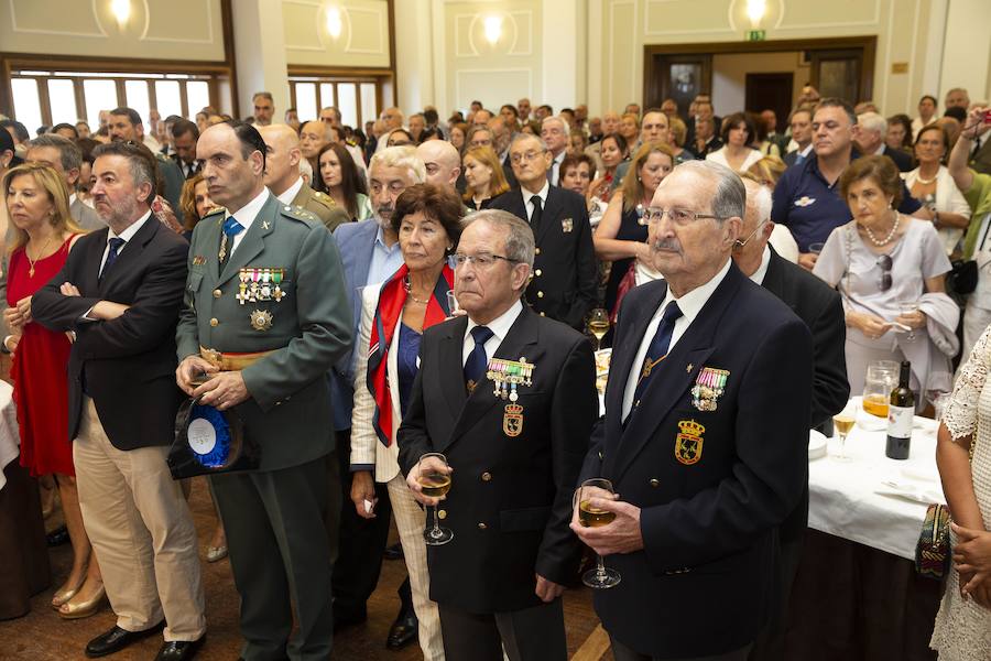 Los actos consisitieron en una ofrenda floral con motivo de la celebración de El Carmen y un brindis con autoridades en la Club Astur de Regatas