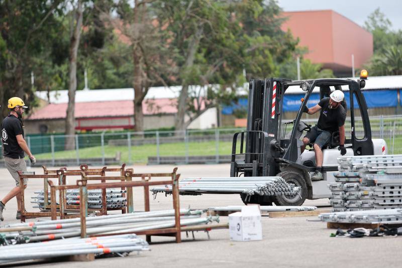 Los técnicos ultiman los detalles del escenario donde tendán lugar los distintos conciertos a partir de este viernes -el primero el de Dani Martín- para los que ya se han vendido más de 43.000 entradas