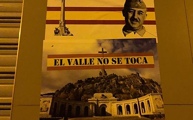 Pintadas franquistas en las sedes del PSOE, Podemos e IU