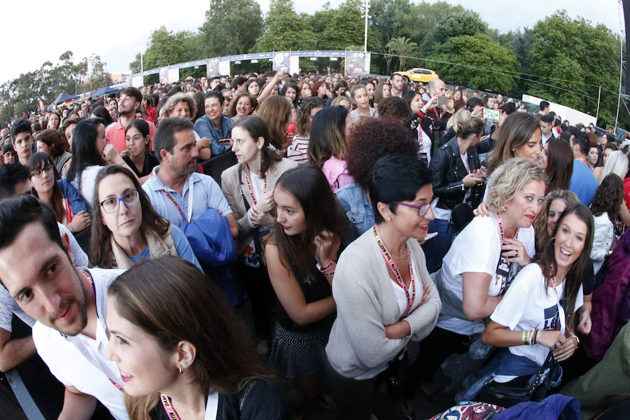 El exlíder de El Canto del Loco recala en el Gijón Life con su gira 'Grandes éxitos y pequeños desastres'
