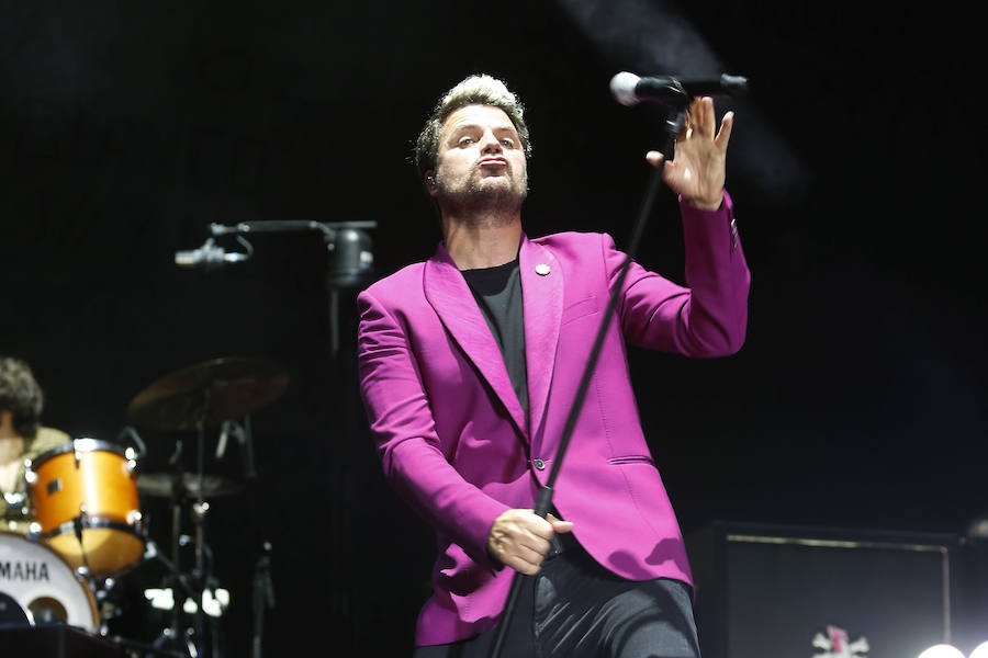 El exlíder de El Canto del Loco recala en el Gijón Life con su gira 'Grandes éxitos y pequeños desastres'