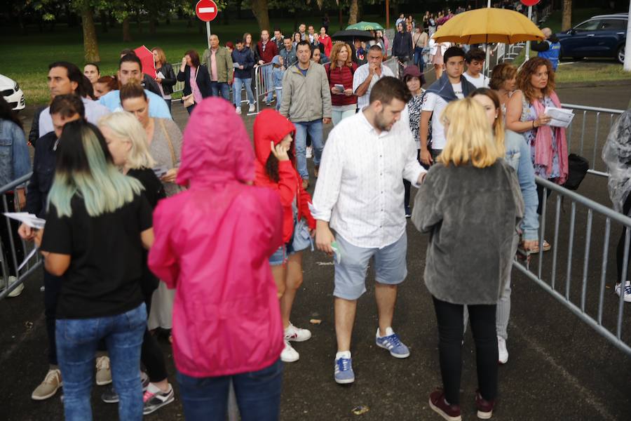El exlíder de El Canto del Loco recala en el Gijón Life con su gira 'Grandes éxitos y pequeños desastres'