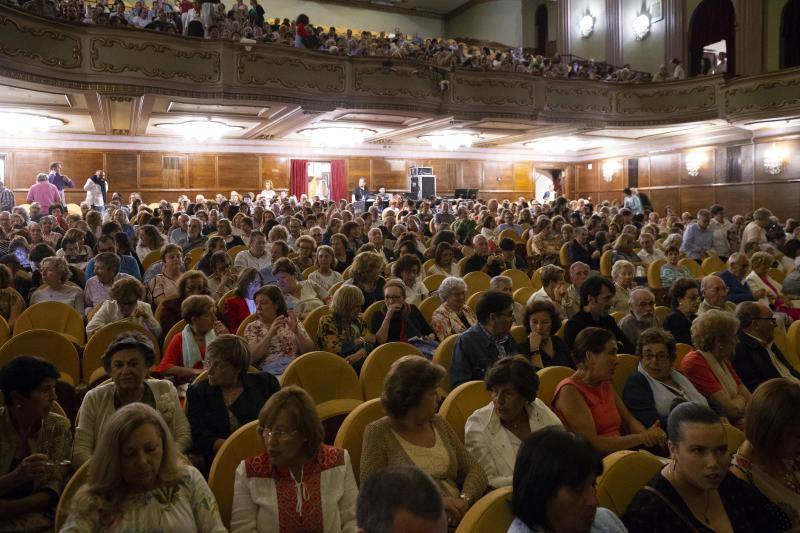 Los cómicos catalanes brillaron en el Teatro Jovellanos