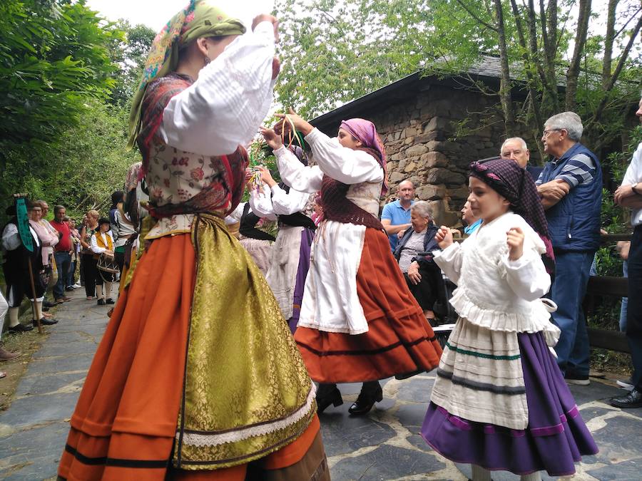 Durante las jornadas se entregó una placa honorífica al Gran Consejo Rector del Festival Vaqueiro y de la Vaqueirada, por su divulgación de la cultura vaqueira, y a José Manuel Rubio Feito, alcalde de barrio de Naraval, por su colaboración en la organización.