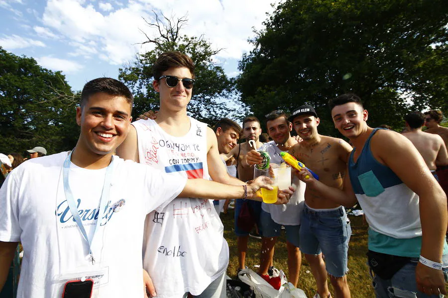 Los romeros disfrutan en Pola de Siero de una veraniega jornada de fiesta