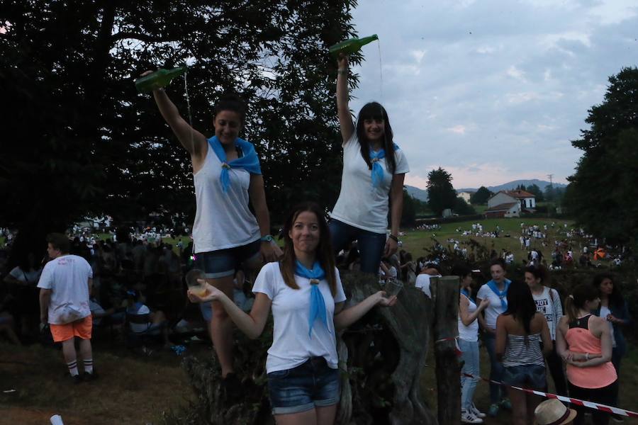 Fotos: Siero, fiel a su tradicional Carmín en la Sobatiella