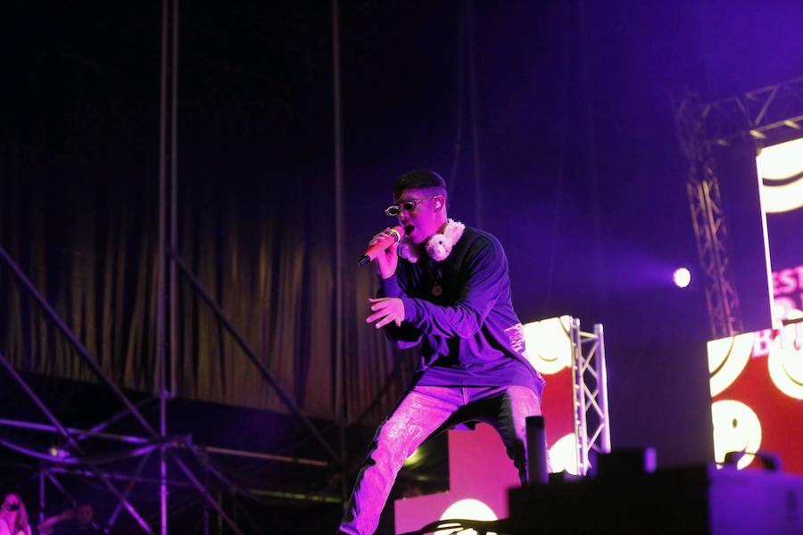 El rey del trap se coronó en el parque de los Hermanos Castro ante más de 5.000 personas con su único concierto en Asturias.