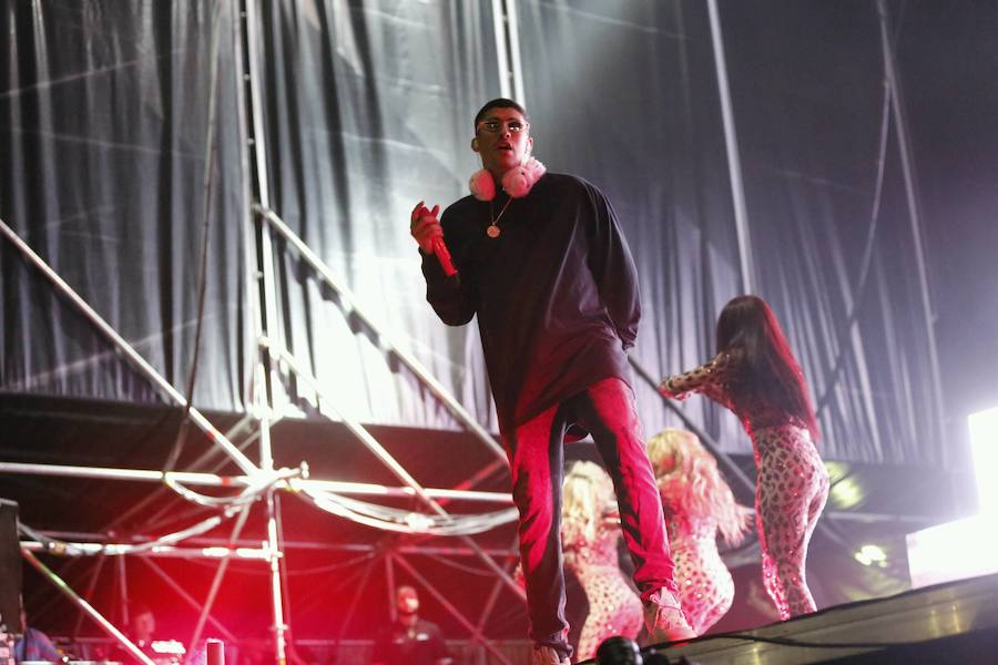 El rey del trap se coronó en el parque de los Hermanos Castro ante más de 5.000 personas con su único concierto en Asturias.