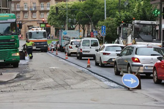 Trabajos de asfaltado la pasada semana en Jiménez Díaz. 