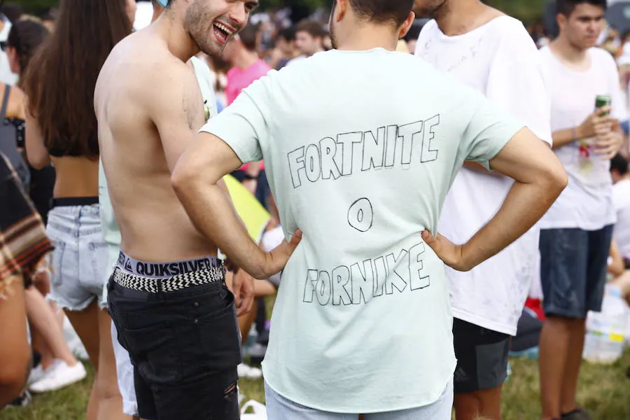 Las camisetas de la fiesta dejaron divertidas frases.