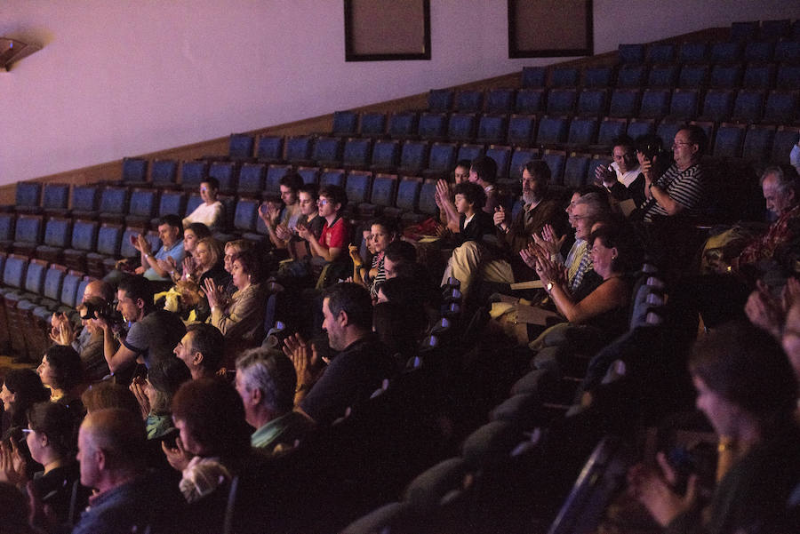 Alumnos de los cursos de verano de la Fundación Princesa, en el Auditorio Príncipe Felipe de Oviedo