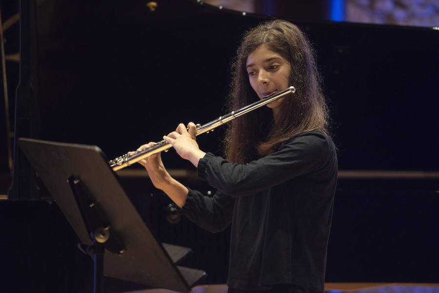 Alumnos de los cursos de verano de la Fundación Princesa, en el Auditorio Príncipe Felipe de Oviedo