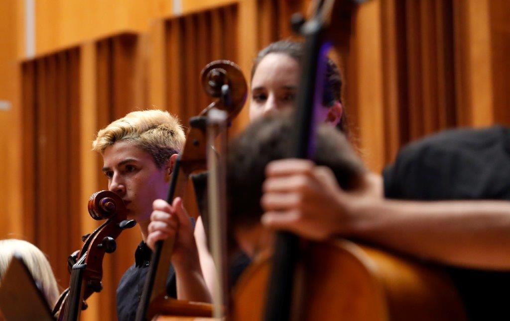 La Sala Sinfónica del Auditorio Príncipe Felipe de Oviedo acogió este sábado el concierto de clausura de esta edición