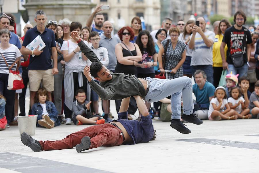 La exhibición de danza de la compañía vasca Ertza conquistó al público asistente