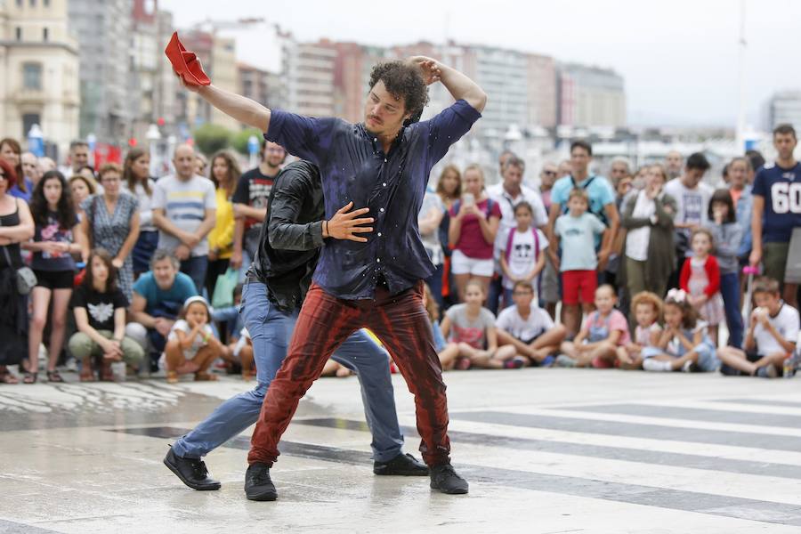 La exhibición de danza de la compañía vasca Ertza conquistó al público asistente