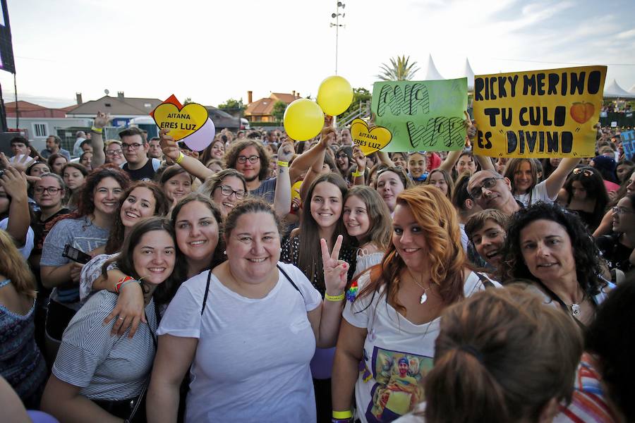 Los dieciséis exconcursantes se llevan un sonoro triunfo con su única actuación en Asturias, que congregó a más de 10.000 personas