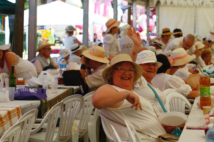 Más de 650 personas participaron en la popular comida de las fiestas de San Pelayo