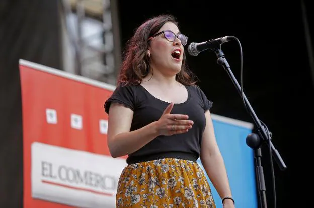 Sandra Álvarez interpreta 'Para castañes, Tremañes'. 