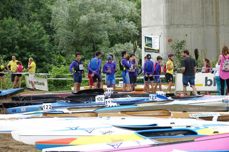 Rubén García y Daniel Fernández fueron los primeros en cruzar la meta en el descenso dirigido a niños