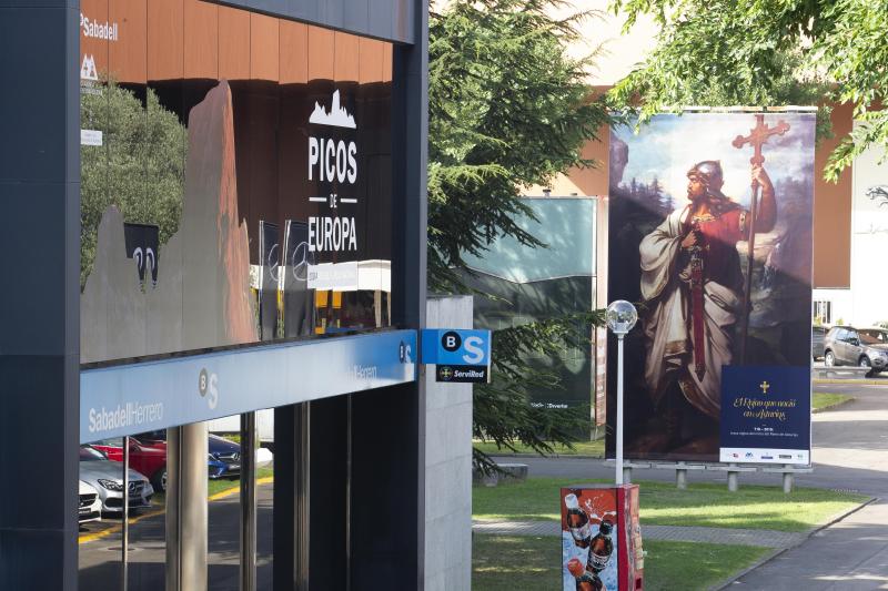 Presentación de expositores y últimos retoques. La jornada previa a la inauguración de la 62 Feria Internacional de Muestras de Gijón es frenética en el recinto ferial Luis Adaro. No obstante, varias entidades han hecho un alto para presentar sus expositores. Es el caso de los ayuntamientos de Gijón y Oviedo, Liberbank o EdP. 