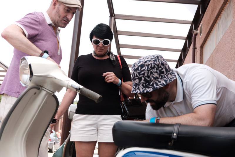 El festival gijonés combate la ola de calor con una 'pool party' en el camping de Deva amenizada por varios dj's.